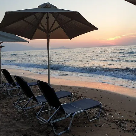 Thalassi فندق